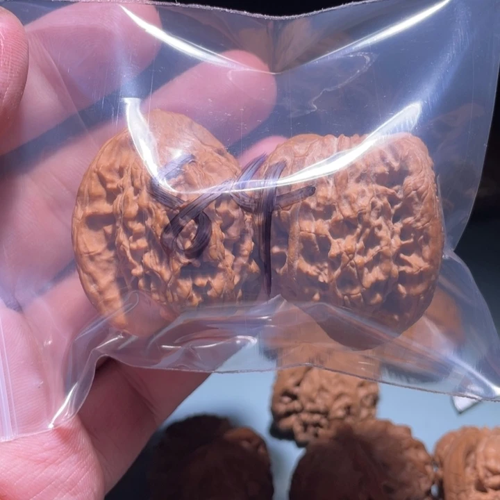 文玩核桃吊坠哈***猪84呃呃呃