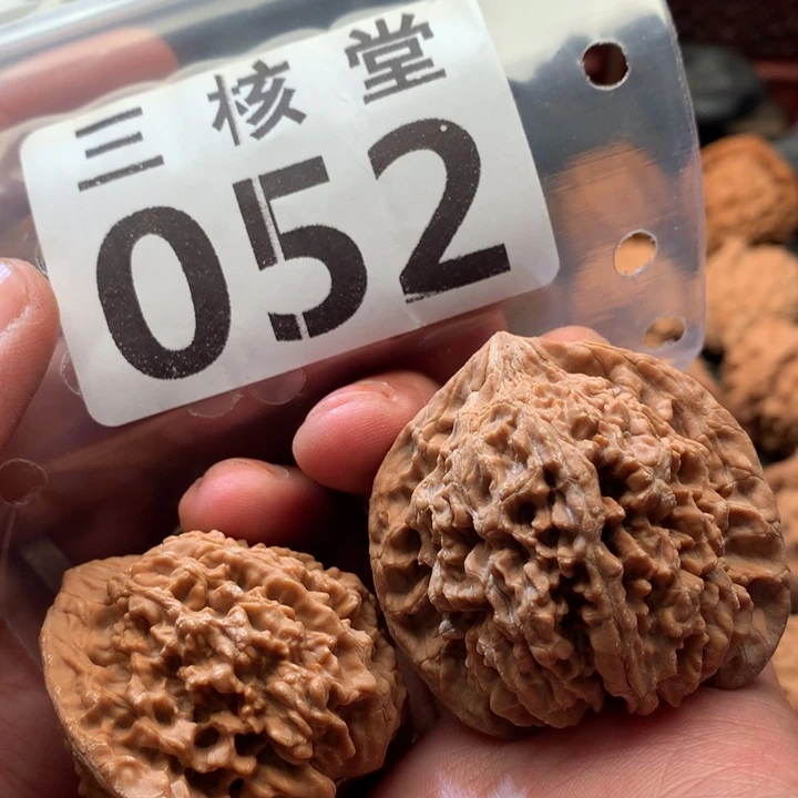 文玩核桃吊坠百花山