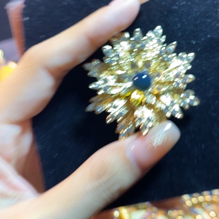 蓝珀未镶嵌珠宝奇石胸针