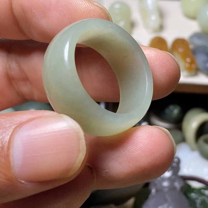 和田玉（糖玉）颈饰未镶嵌万****懂