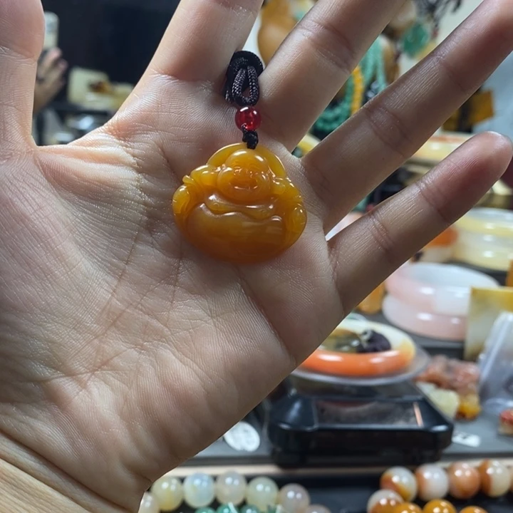 未镶嵌石英质玉（黄龙玉）手镯