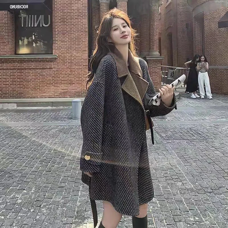 2025韩版条纹撞色毛呢外套女春秋季新款小个子高级感加厚呢子大衣