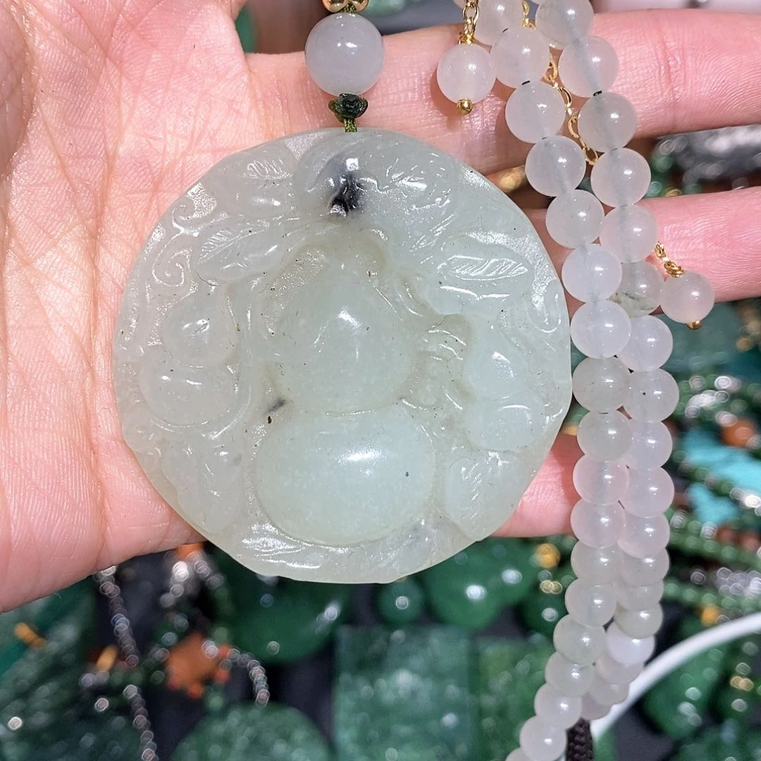 颈饰未镶嵌和田玉（糖玉）