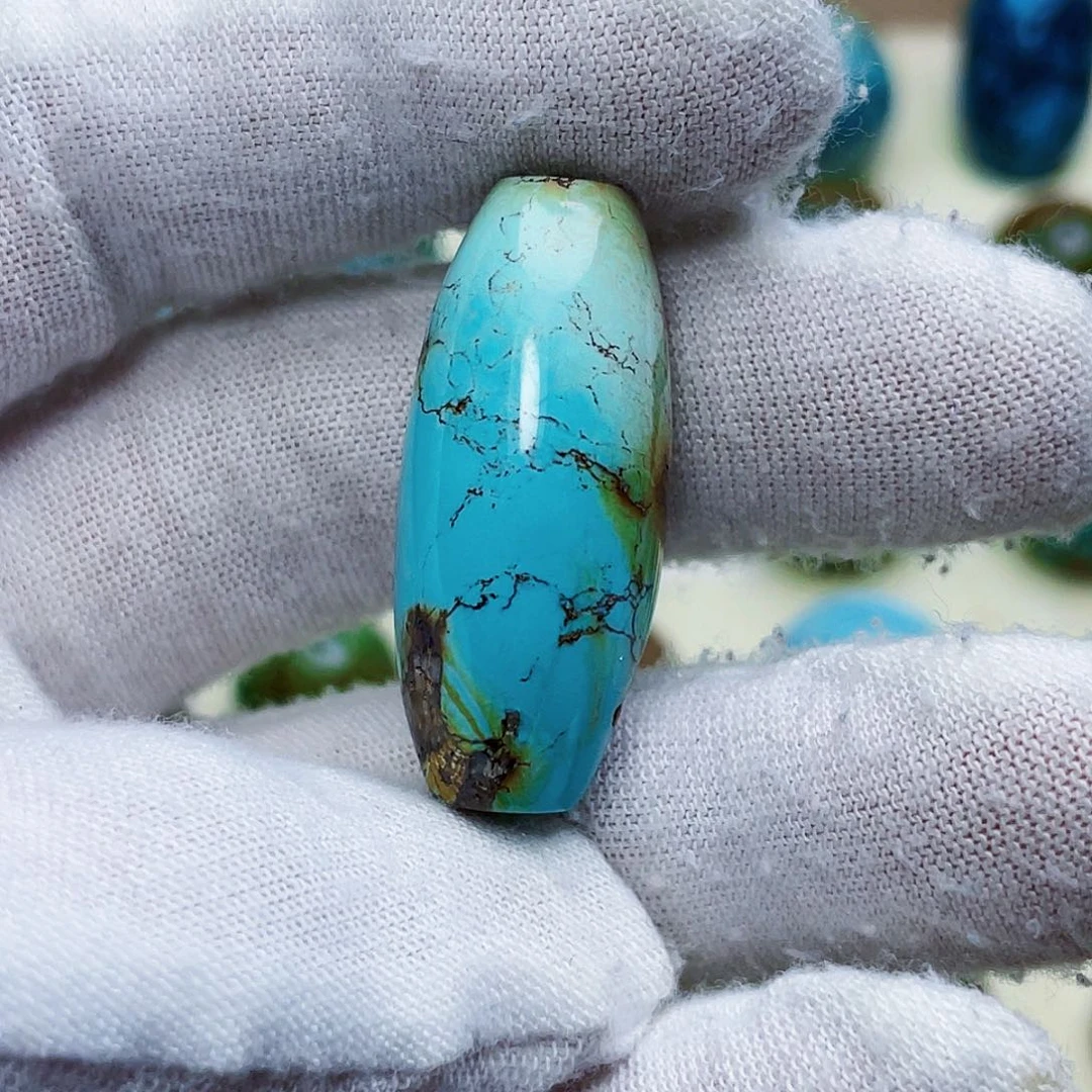 绿松石未镶嵌颈饰