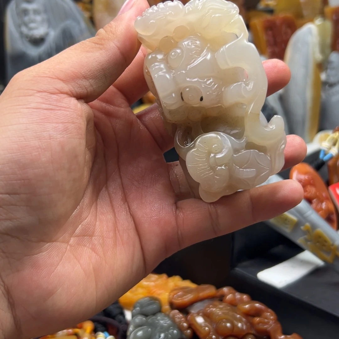 石英质玉（黄龙玉）未镶嵌黄龙玉