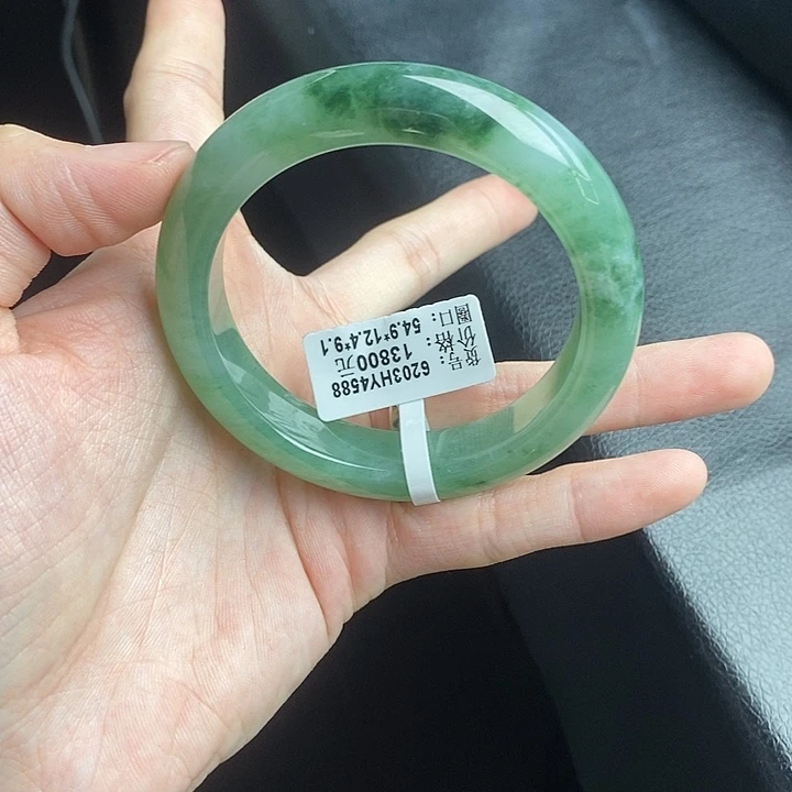 翡翠手镯未镶嵌55圈口
