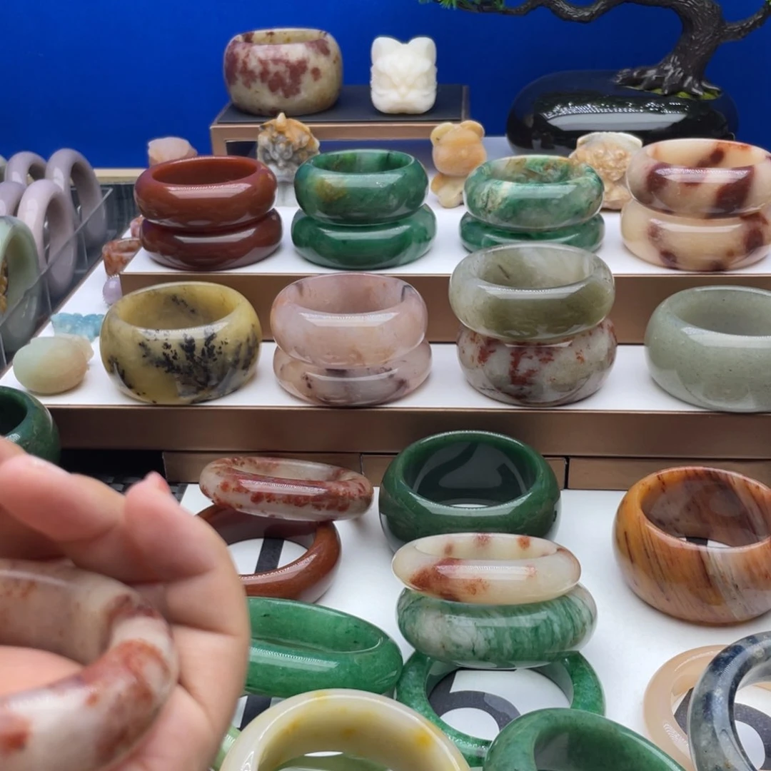 石英质玉手镯未镶嵌落**纷