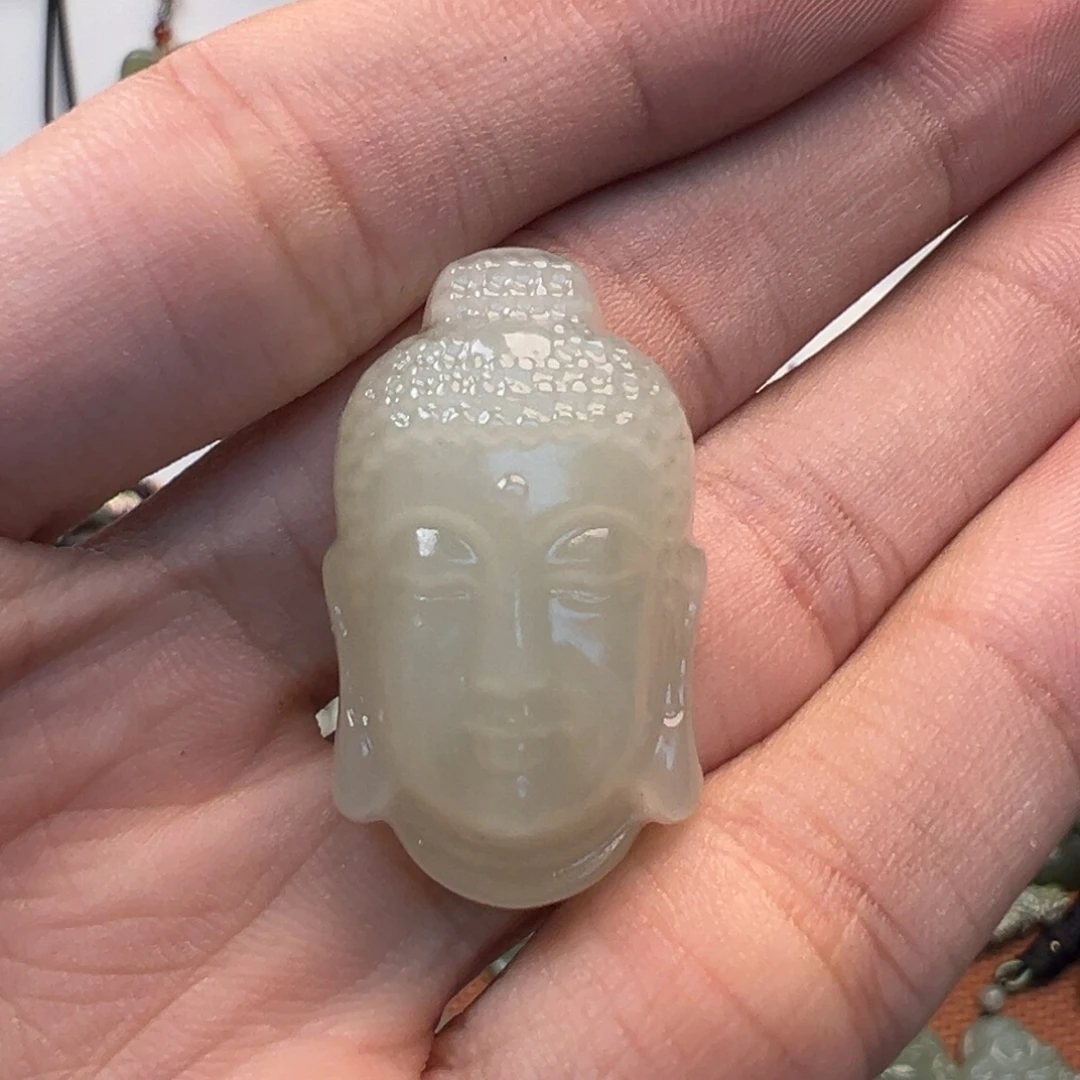 醉***界颈饰未镶嵌和田玉清货款，不退不换，建议勿拍