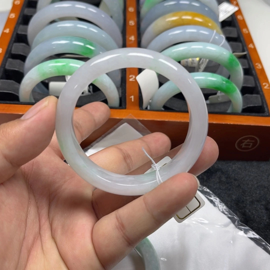 翡翠手镯（开口镯）未镶嵌