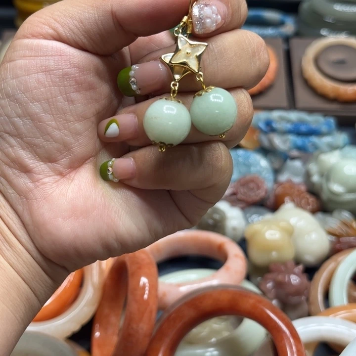 彤***宝合金手链石英质玉