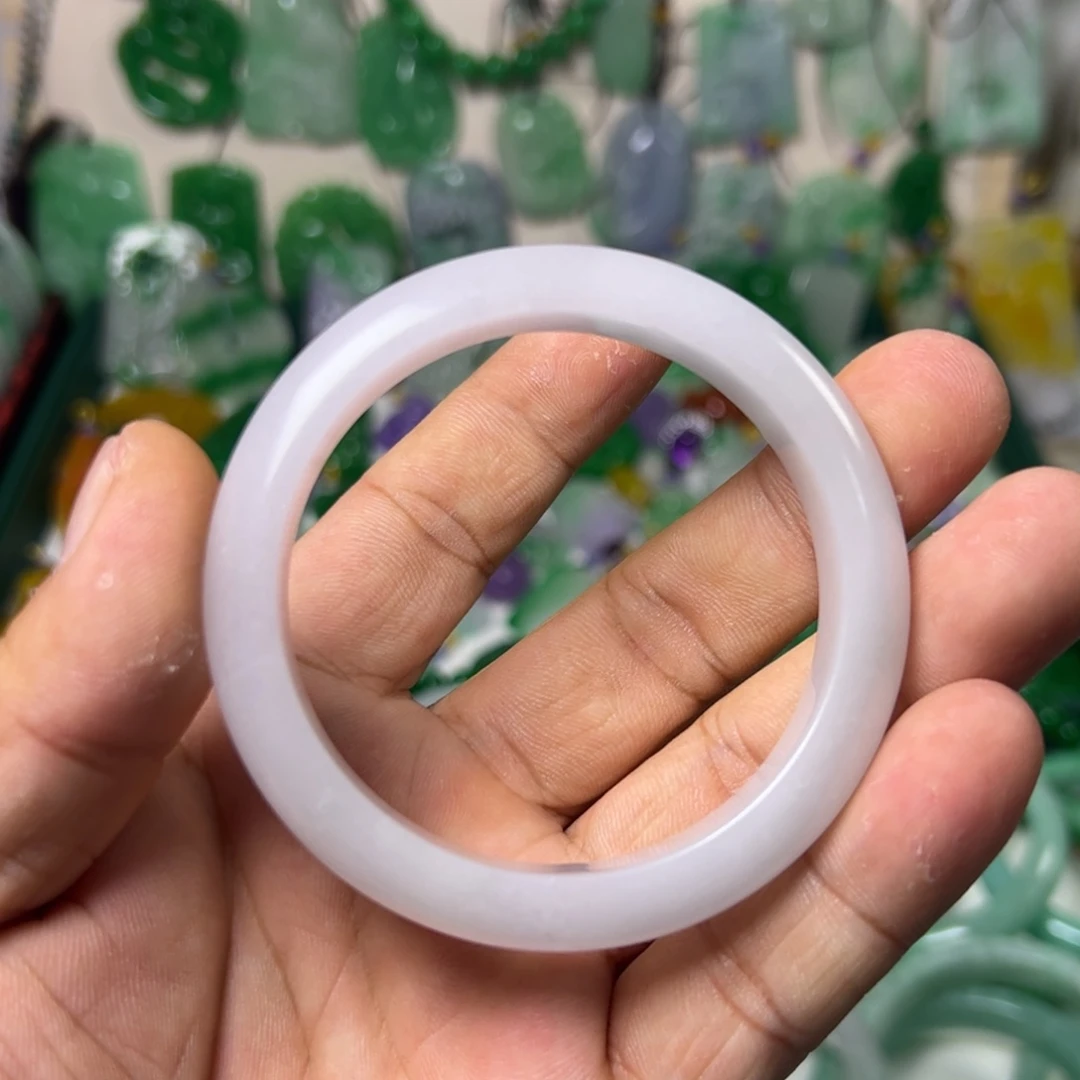 翡翠未镶嵌颈饰手镯不退不换