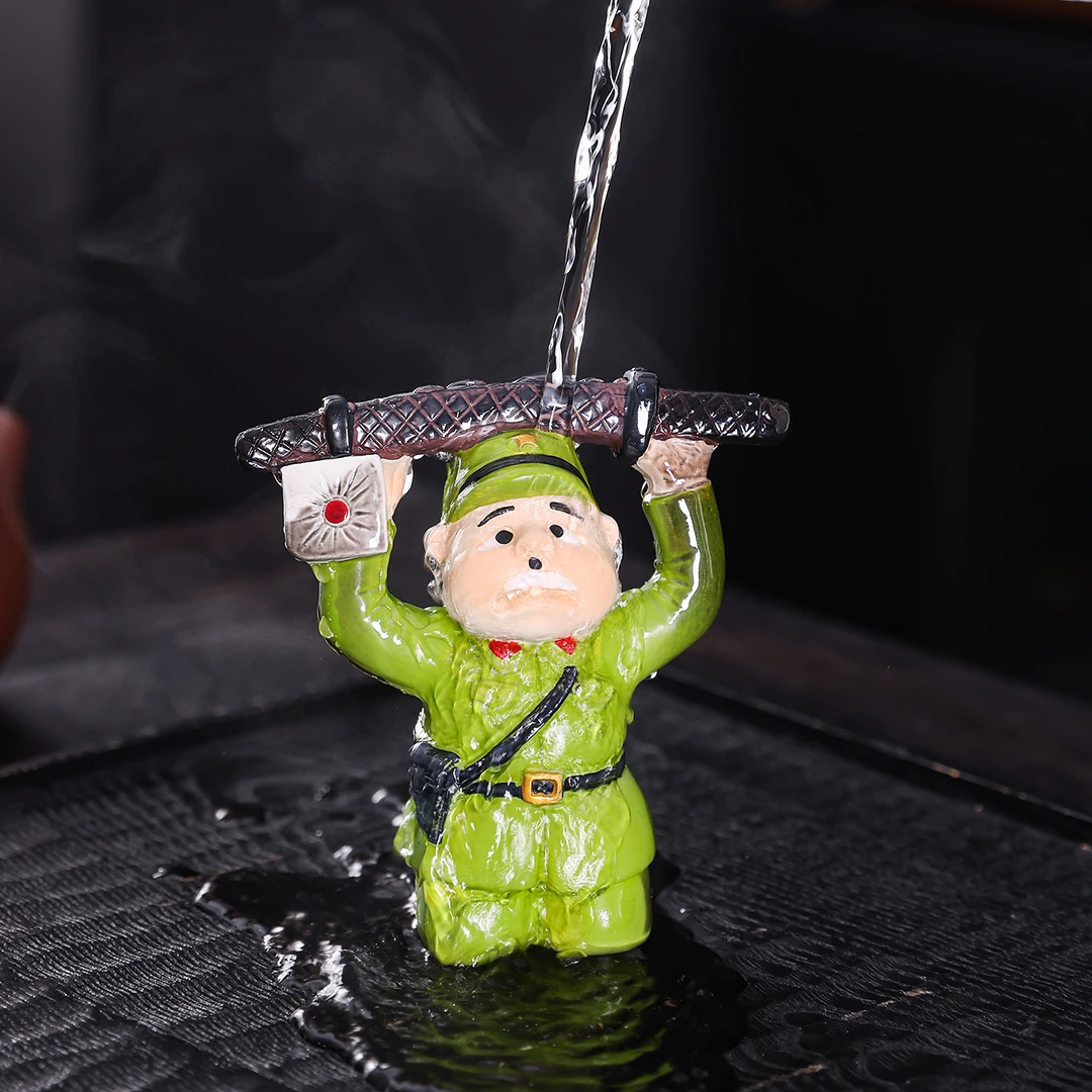 茶宠摆件日本人下跪投降遇热变色可养茶玩茶桌茶盘装饰品茶具配件