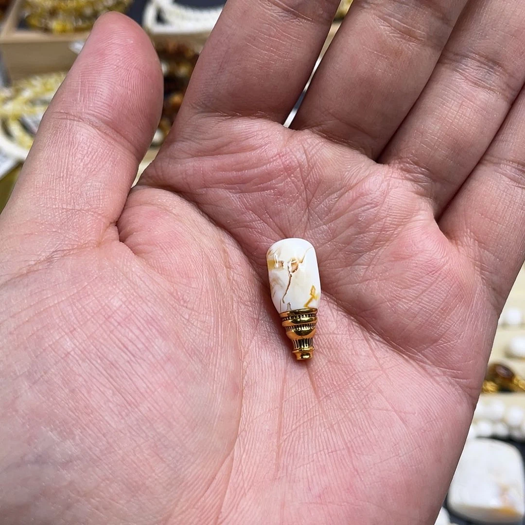 琥珀裸石未镶嵌阿*