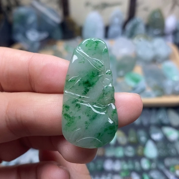 翡翠未镶嵌颈饰节节高升