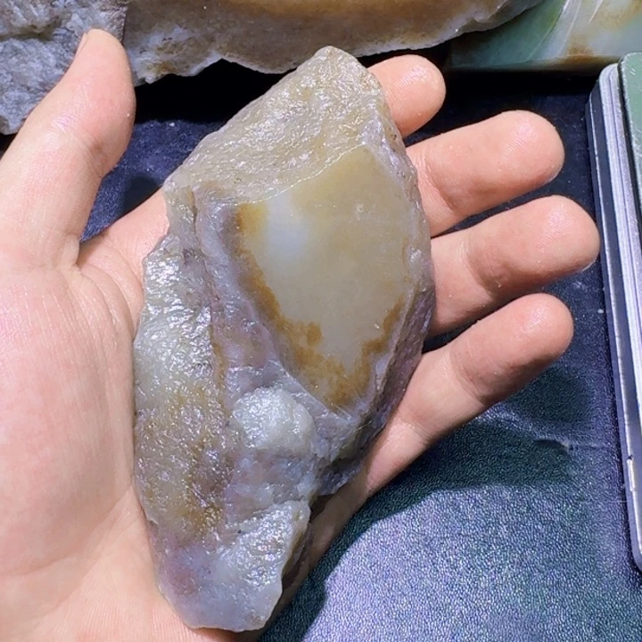 未镶嵌和田玉（糖玉）珠宝半成品