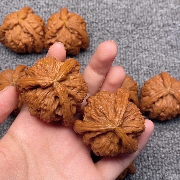 老***哥文玩核桃把件文玩核桃