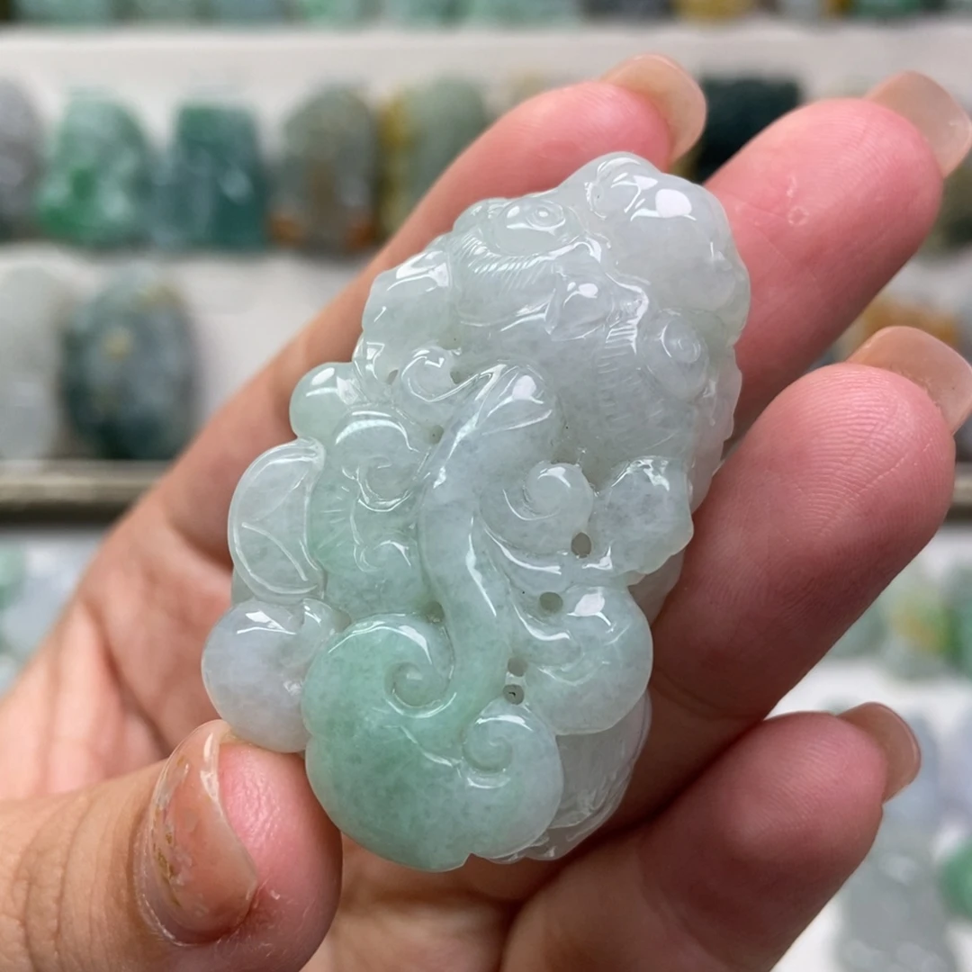 翡翠未镶嵌吊坠(赠链)口含珠
