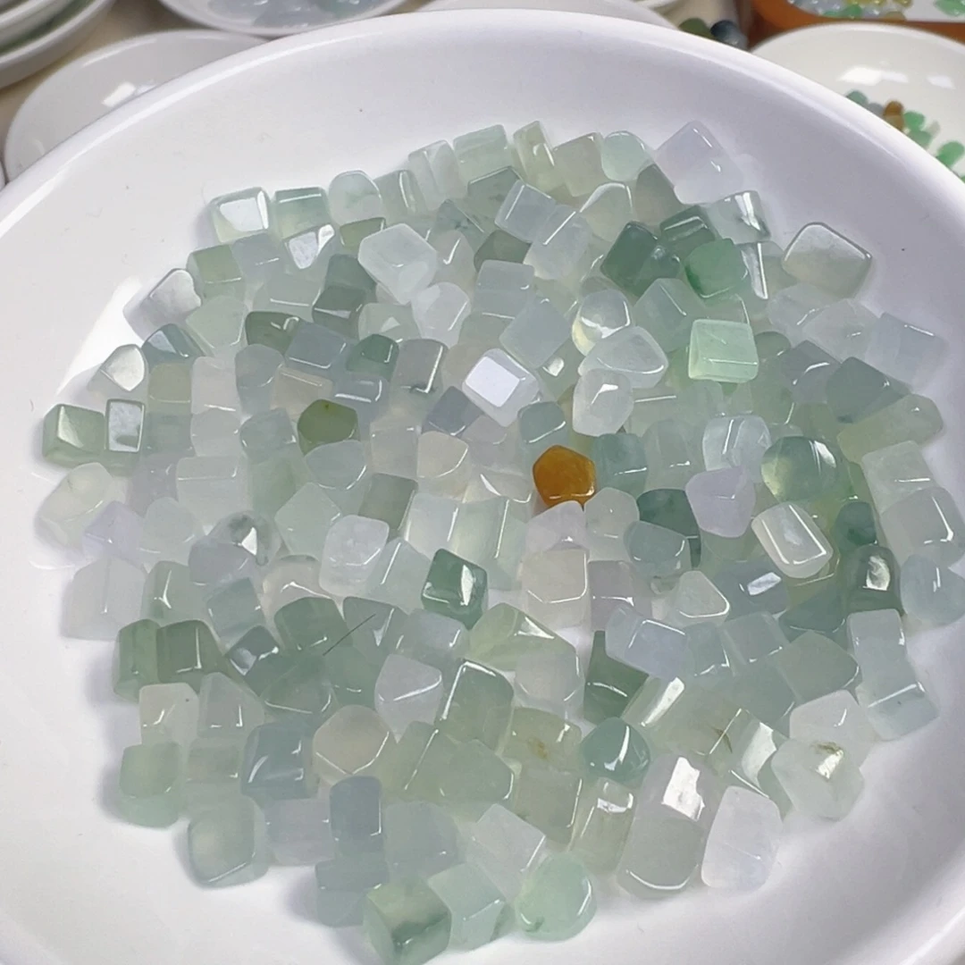 翡翠散珠随行切面一颗 可挑