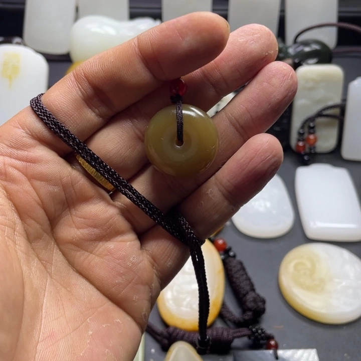 未镶嵌和田玉挂件