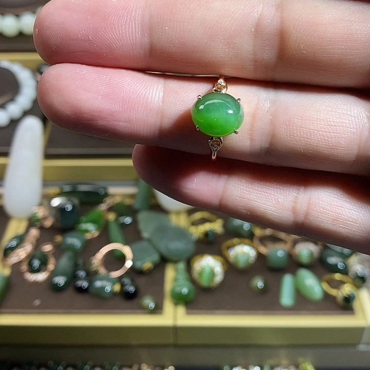 银S925镶嵌戒指和田玉（碧玉）