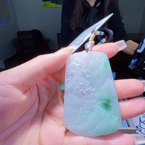 颈饰未镶嵌翡翠一个