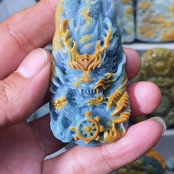 满***红定制翡翠未镶嵌龙牌 买断精抛光3天。不退不换