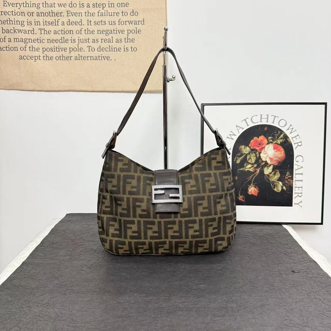 95新 FENDI/芬迪 古登中古/芬迪牛角包包/手提包/hobo单肩腋下包