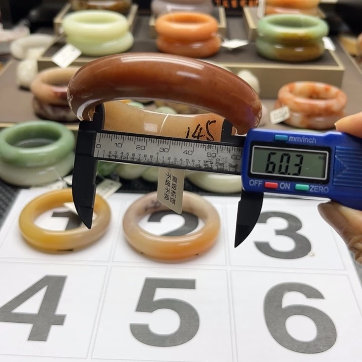 石英岩玉未镶嵌手镯