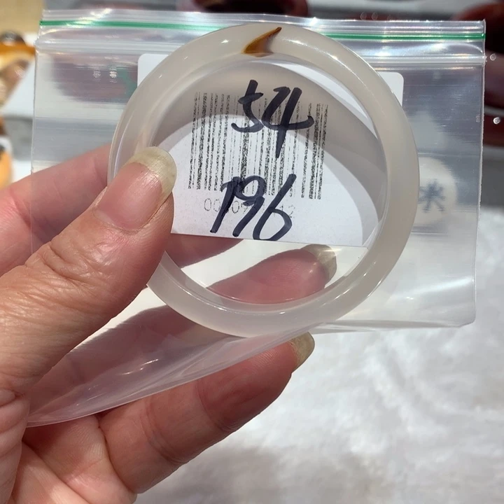 玛瑙/玉髓手镯未镶嵌54