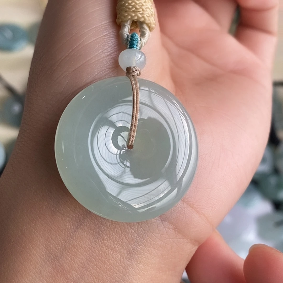 翡翠颈饰未镶嵌翡翠首饰