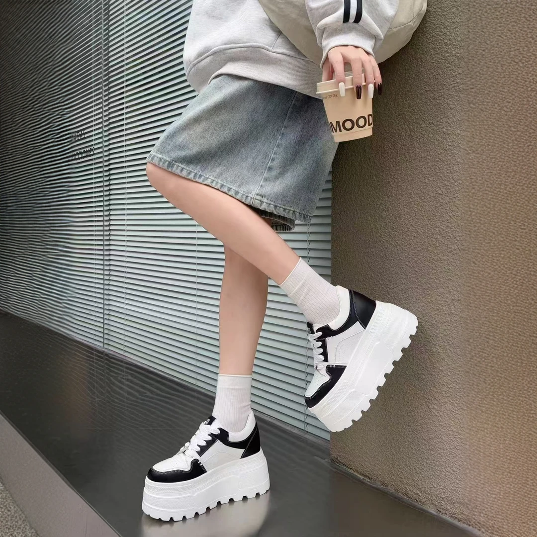 潮流舒适女款休闲板鞋10958