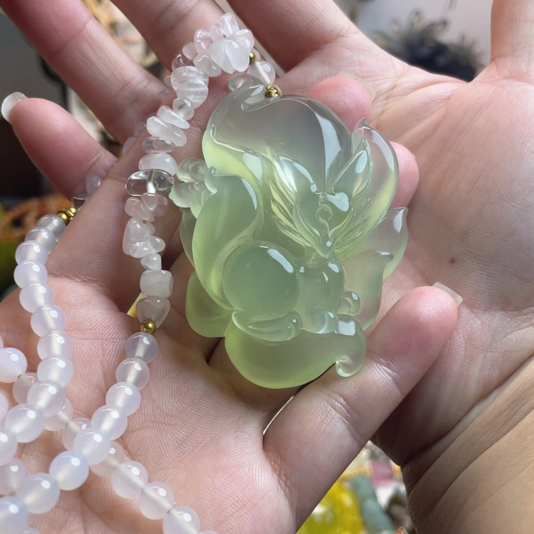 远***客未镶嵌蛇纹石玉吊坠
