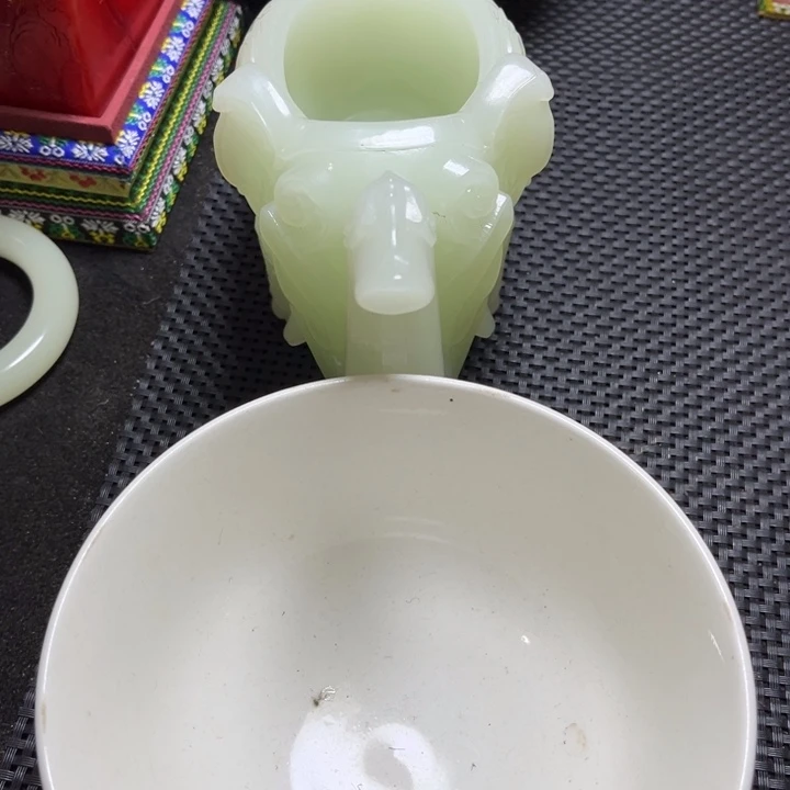 摆件好**睲瓷器等艺术品