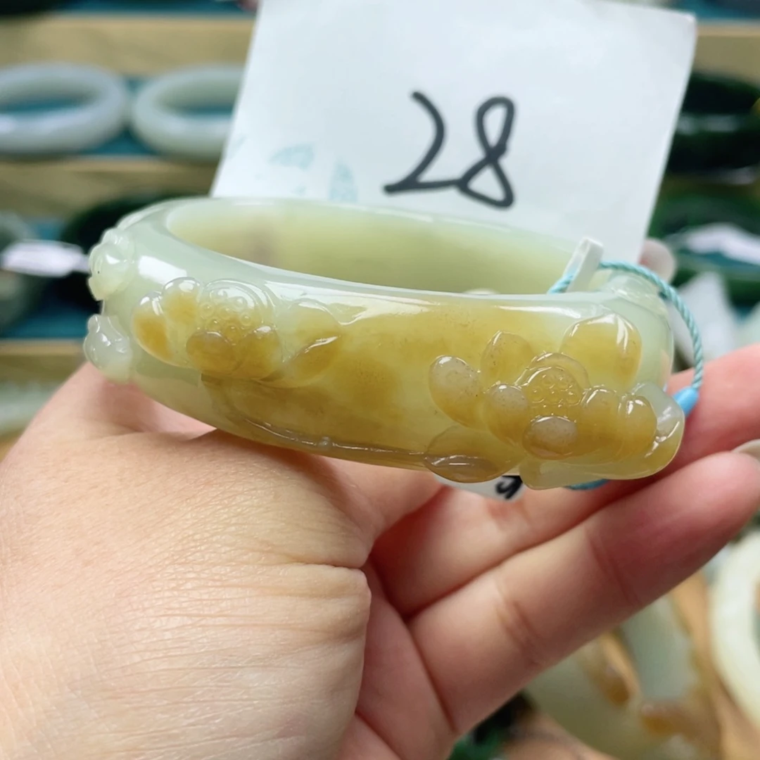 未镶嵌手镯（贵妃镯）和田玉圈口58