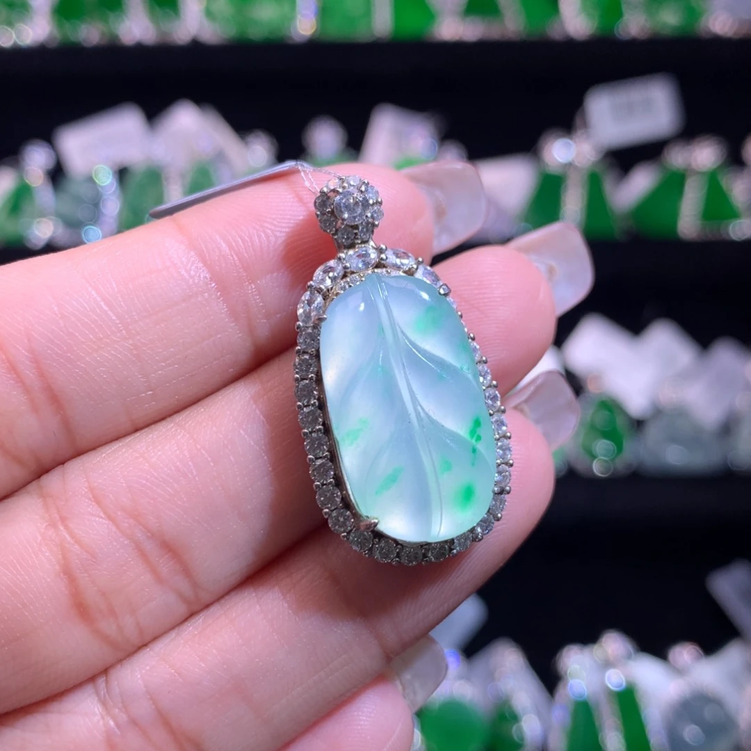 【闪购商品】颈饰银S925镶嵌翡翠