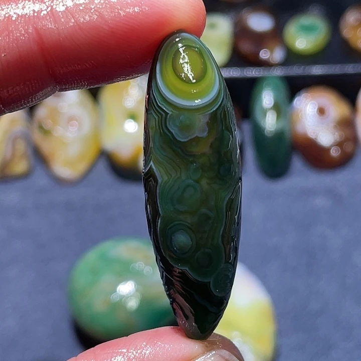 玛瑙/玉髓未镶嵌珠宝奇石