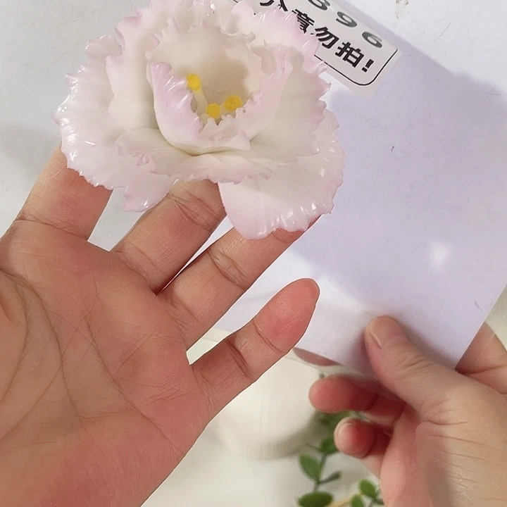 摆件德化工厂陶瓷手工捏花