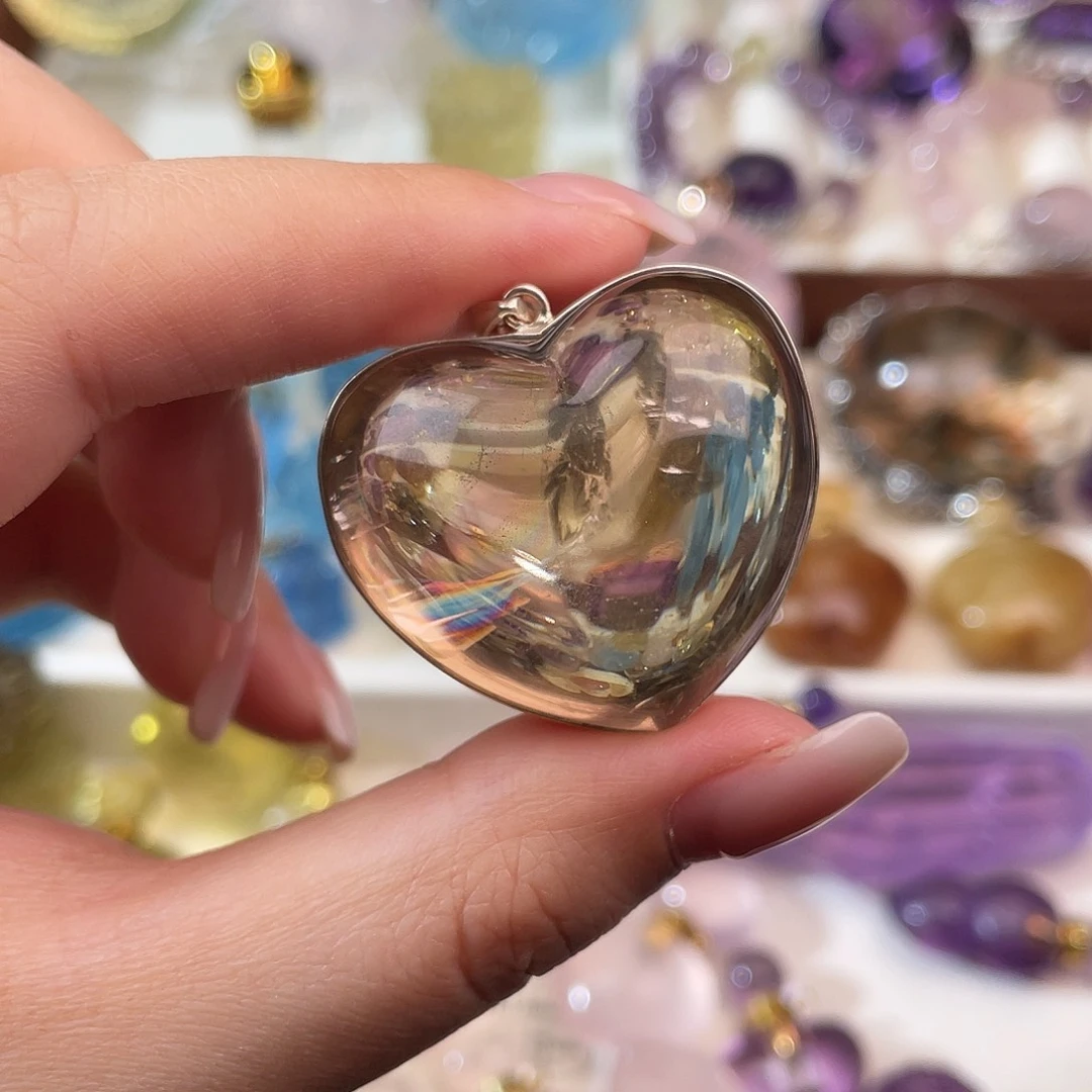 水晶颈饰未镶嵌张*麟天然水晶吊坠019