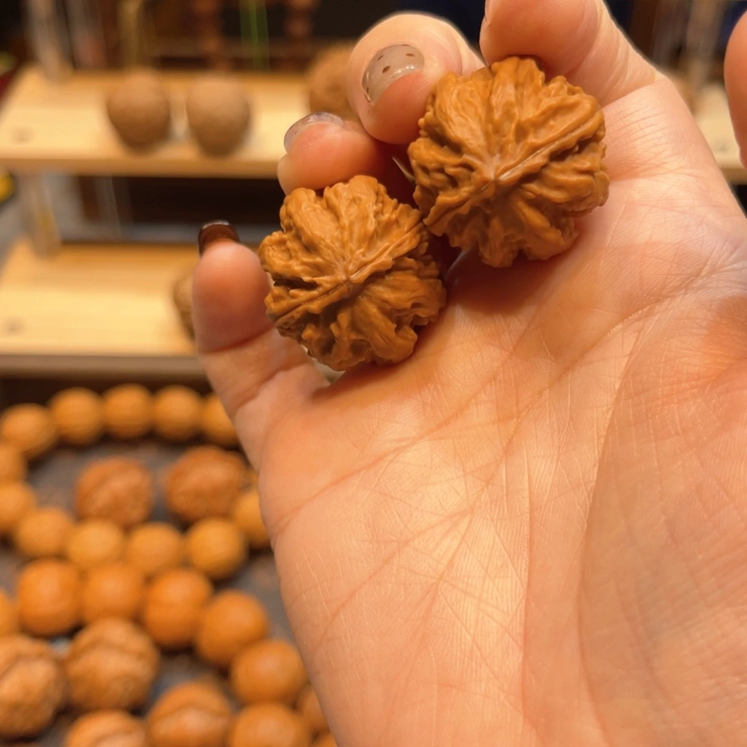 文玩核桃把件霸王筋手捻