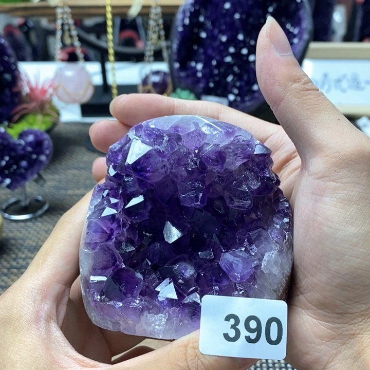 未镶嵌水晶大型摆件（非配饰）