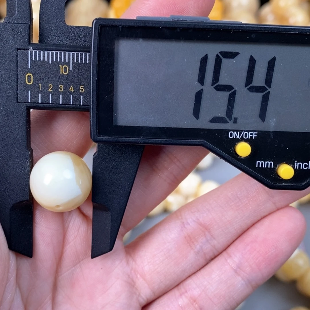 蜜蜡未镶嵌珠宝奇石2.3g