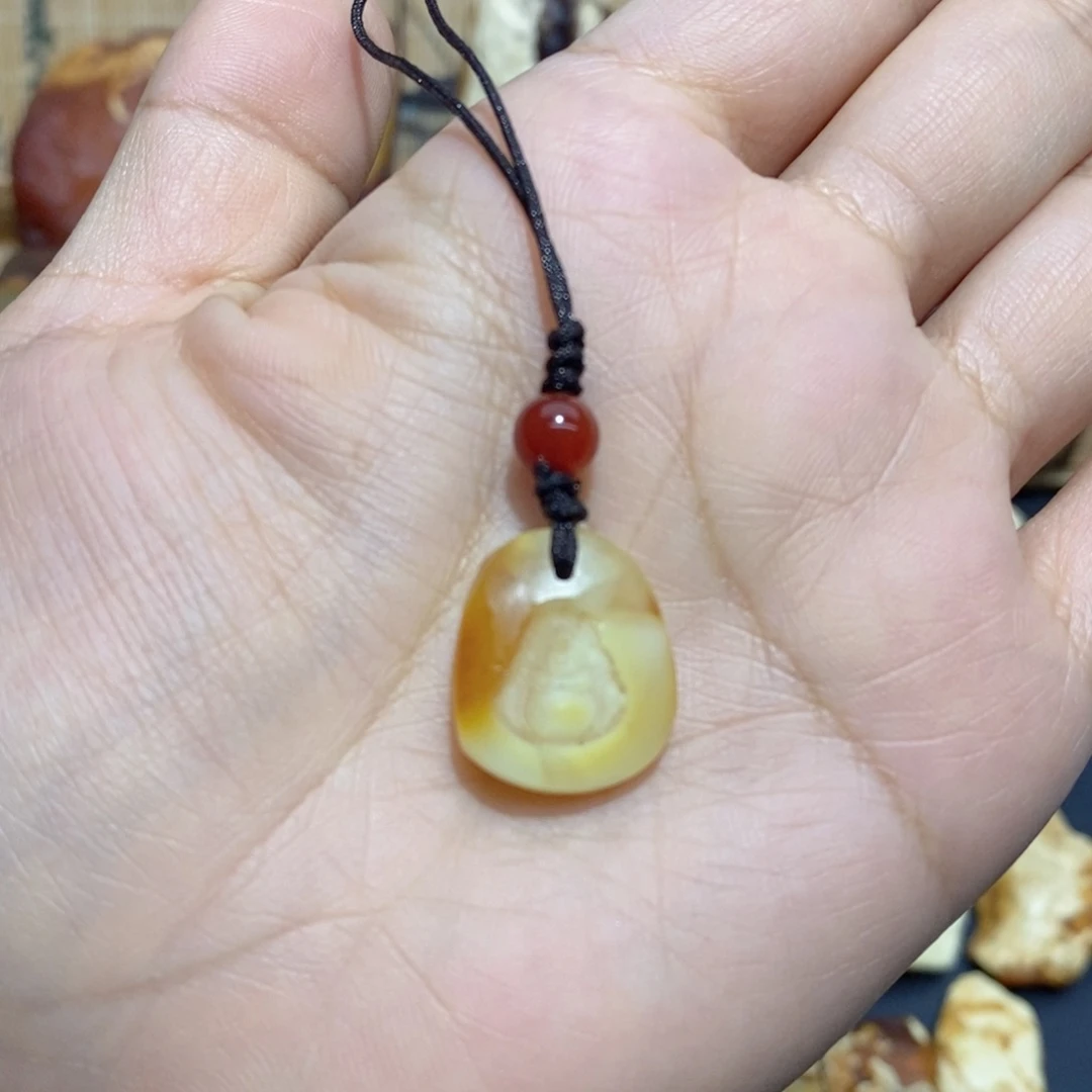 琥珀未镶嵌颈饰蜜蜡原石