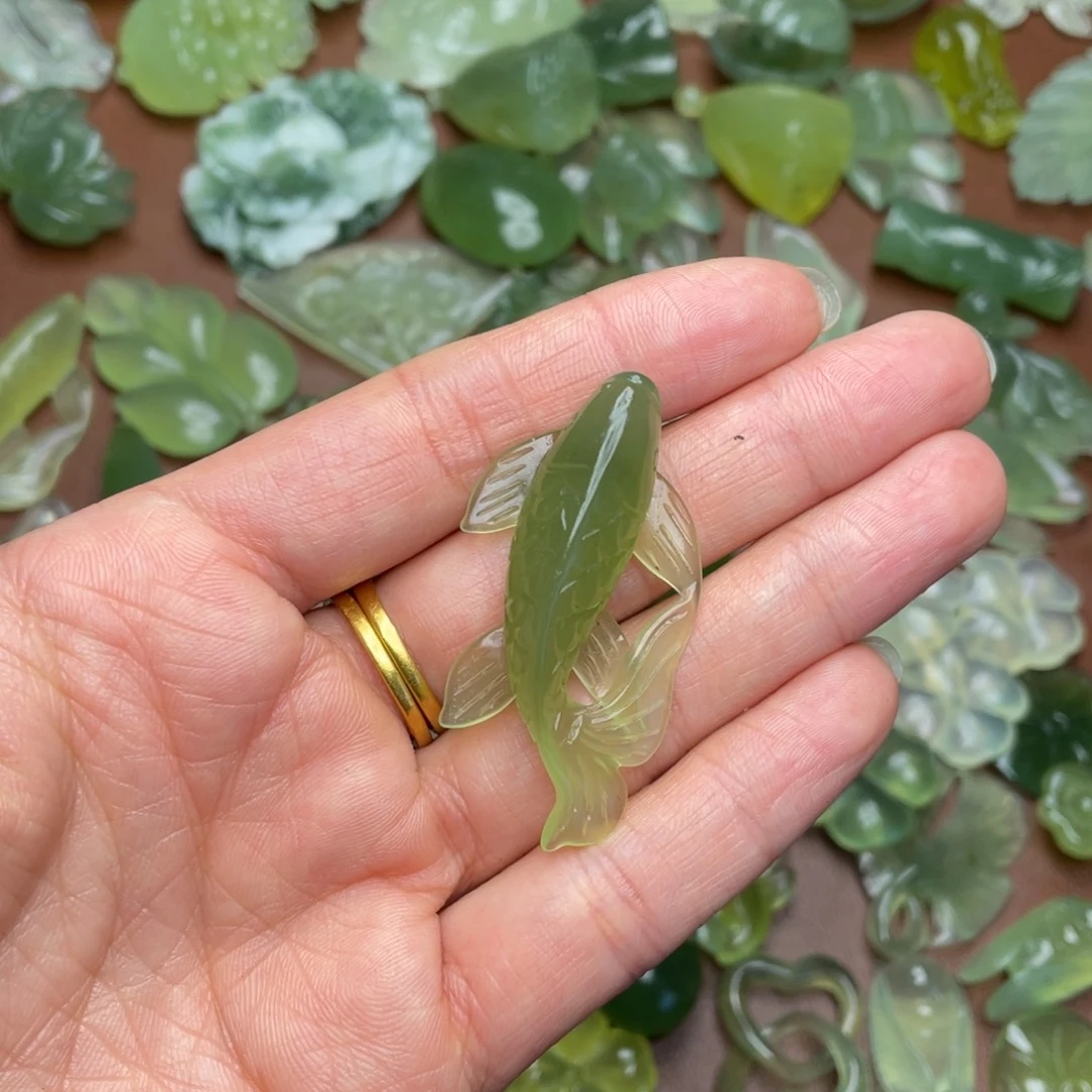 蛇纹石玉合金颈饰