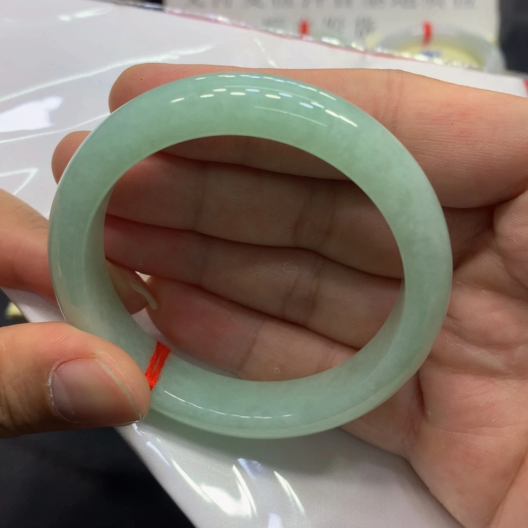翡翠手镯（圆镯）未镶嵌翡翠手镯