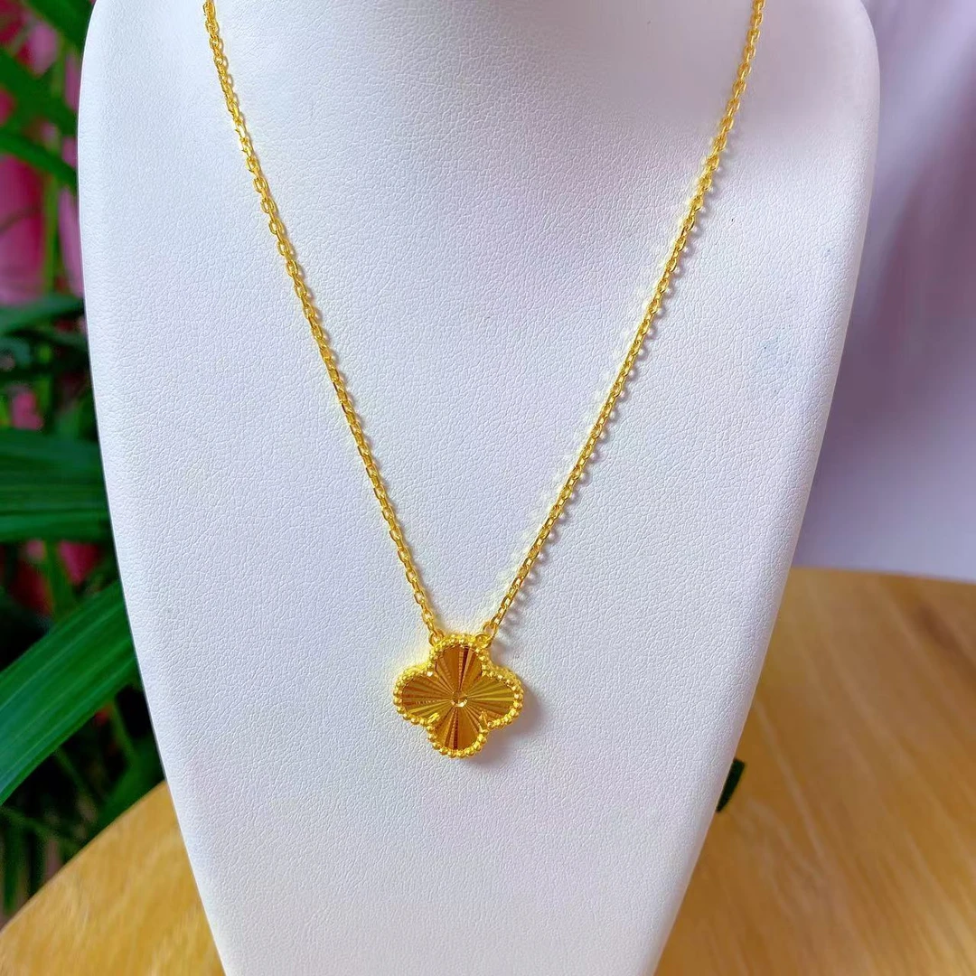 足金999    经典百搭四叶草项链