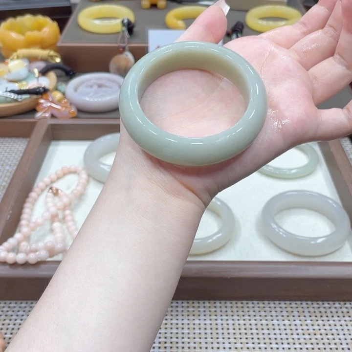 石英岩玉手镯未镶嵌灰***天