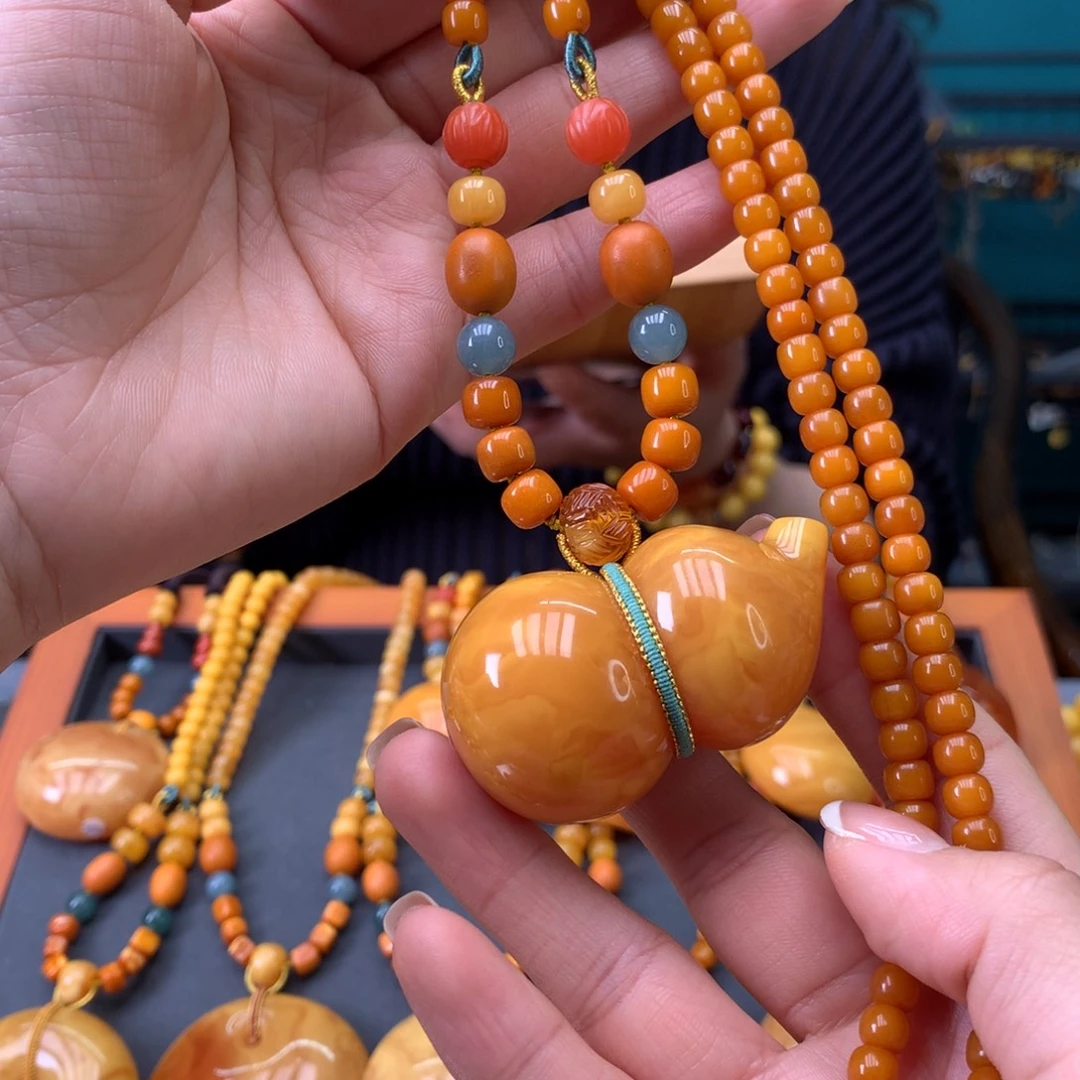 蜜蜡未镶嵌颈饰葫芦