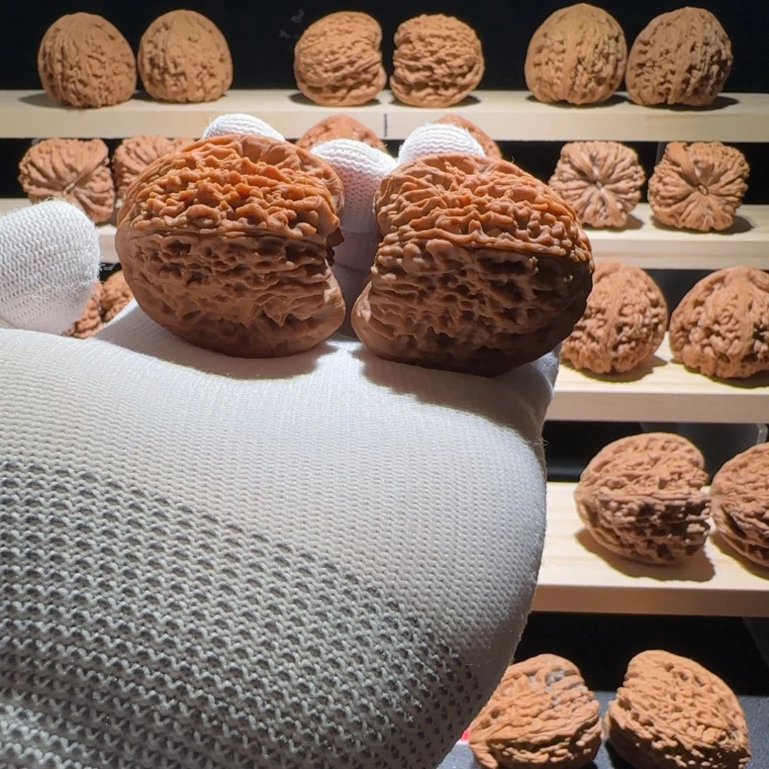 天***A吊坠文玩核桃42拉丝奥迪炮弹