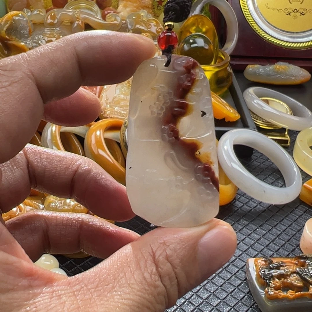 石英质玉未镶嵌颈饰