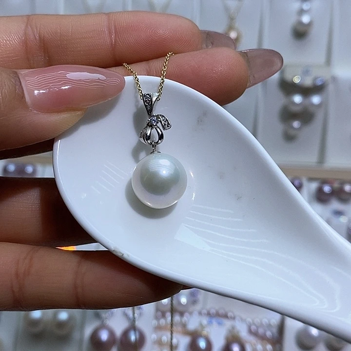 淡水珍珠银S925镶嵌吊坠赠合金链条